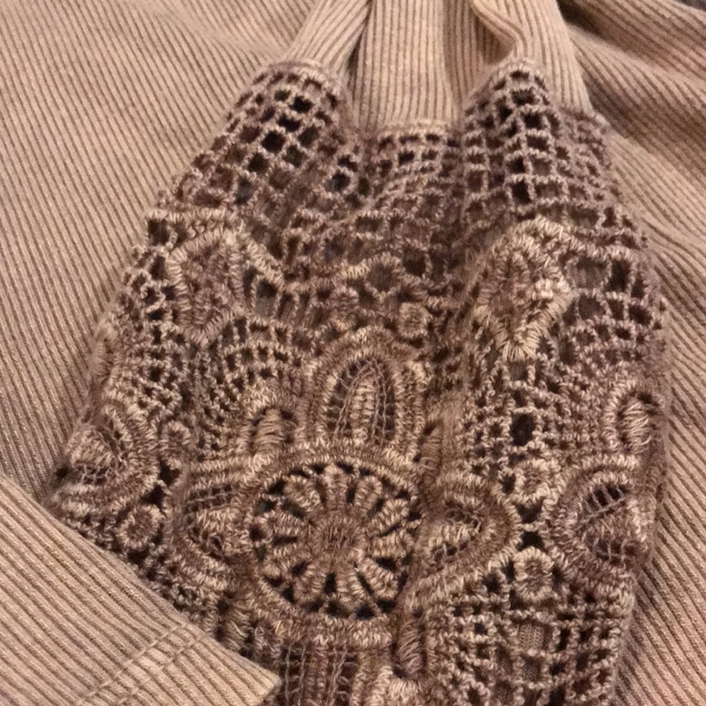 Shirt - Picture 3 of 8